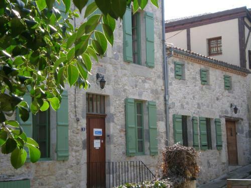 Bed & Breakfast Chambre D'h�tes La Tour de Brazalem