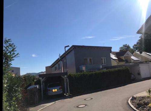 Apartamento Sch�ne & Ruhige Ferienwohnung