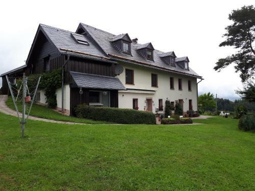 Apartamento Ferienwohnung H�gelhaus