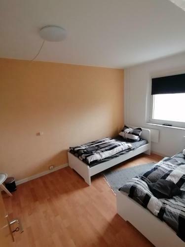 Apartamento Sch�ne Ferienwohnung �ber Den D�chern Von Plauen