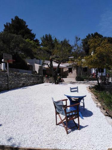 Villa Pounta Family