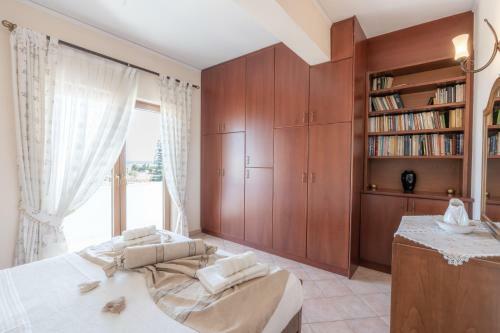 The Maisonette: Five Min From The Beach With View