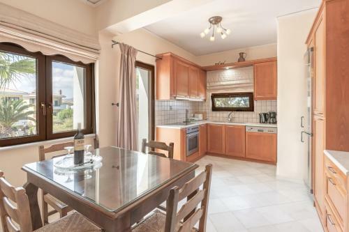 The Maisonette: Five Min From The Beach With View
