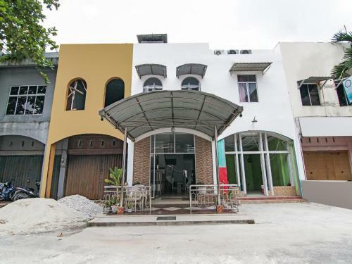 Oyo 90897 Hotel Sepupu Satria