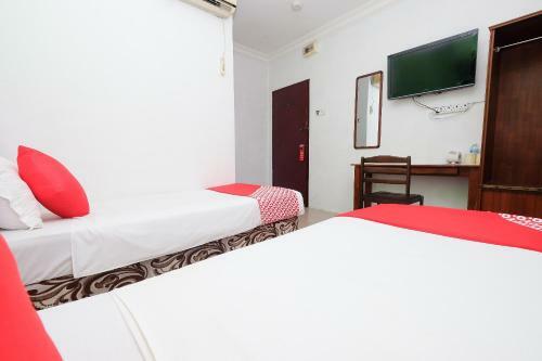 Oyo 850 Gold Star Hotel