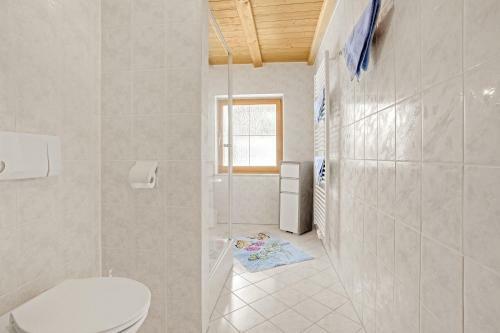 Apartamento Ferienwohnung K�nig Im Obergeschoss