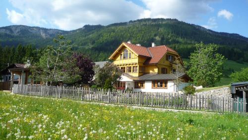 Apartment Schloemicher Leopold Und Birgitt