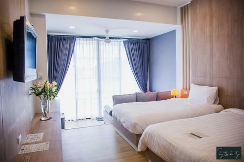 Bed & Breakfast Home By The Bridge - Sha