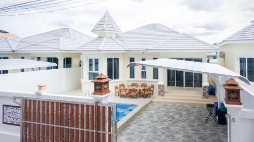 Baan Bussarin Pool Villa Huahin88