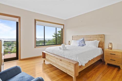Oceans 19 Views / Spa Bath / Fire Place / Nelson Bay