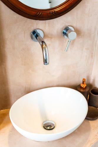 Arcana Santorini Villas, An Authentic Cycladic Experience