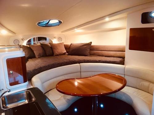 Luxury On The Water (Private Luxurious Boat)