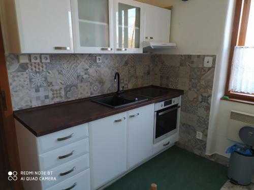 Lednice Chalupa U Prost?edn�ho Rybn�ka