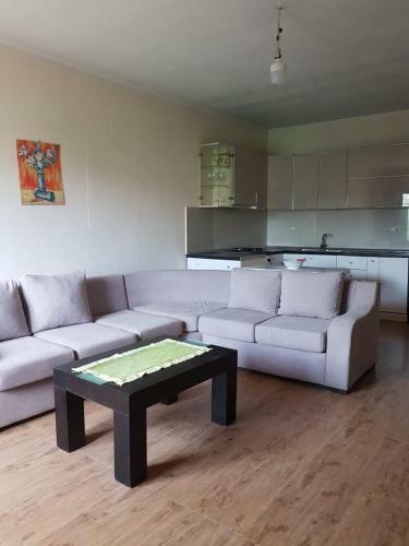 Hostal Rooms Vera's Vila