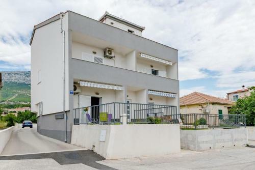 Apartments With A Parking Space Solin, Split - 18064