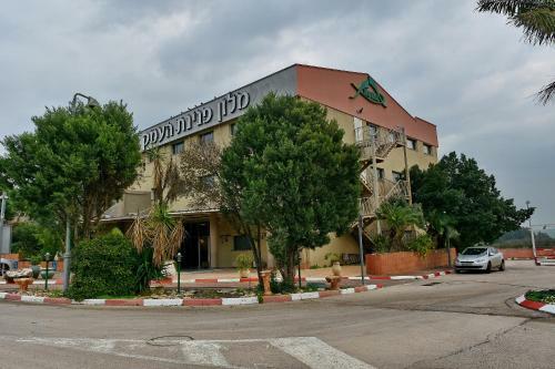 Pearl Of The Valley Hotel