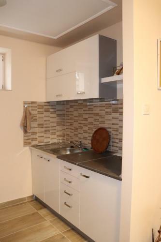 Hostal L�dia Vend�gh�z