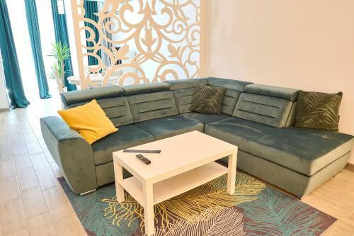 Provence Apartment In Alezzi Spa N Pool Resort