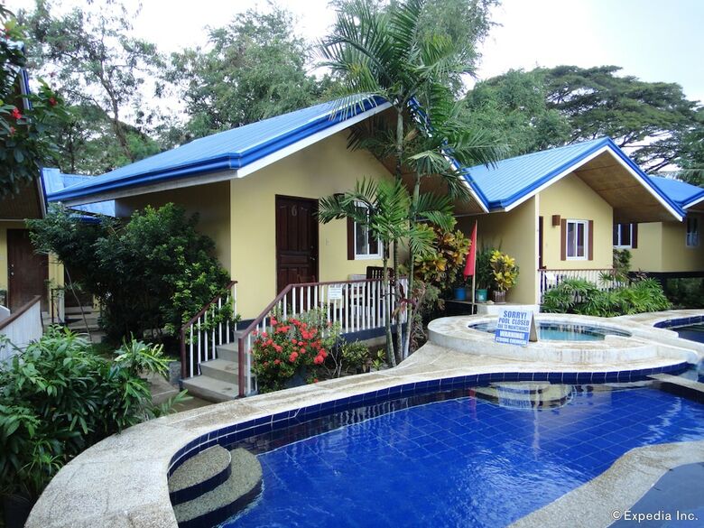 Hotel Blue Lagoon Inn & Suites