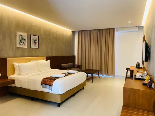 Kambaniru Beach Hotel And Resort