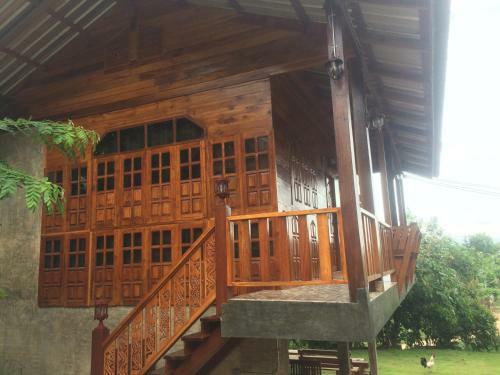 Settee Homestay