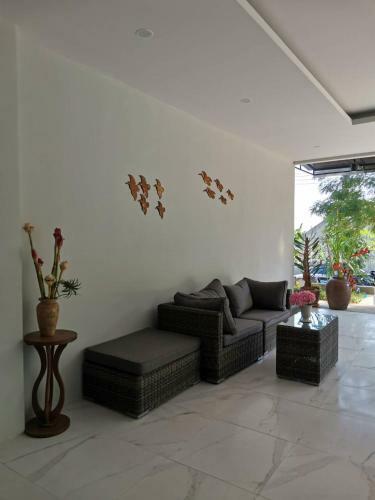Yamin Seaview Hotel