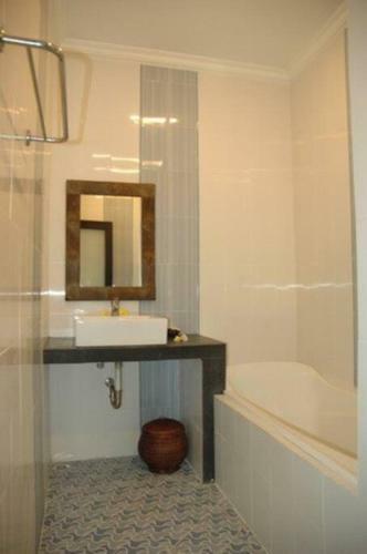 Legian 6 Bedroom Villa - Location Plus - Dewi