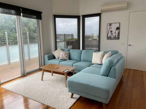 Calypso Retreat - Modern Townhouse - Ocean Views