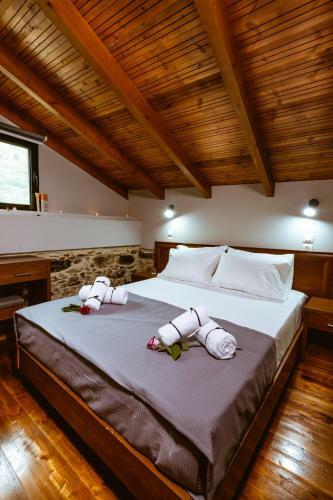 Villa Ellafos Traditional Living