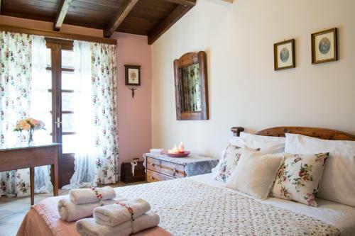 Charming Traditional Hideaway