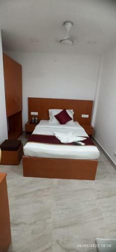 Hotel K11 Express - Opp Express Avenue