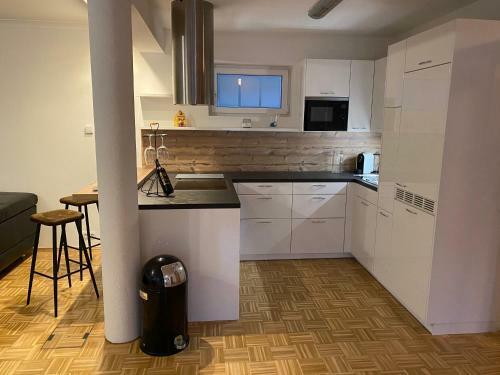 Sch�nes Apartment Mit Terrasse, Mitten Im Gr�nen.