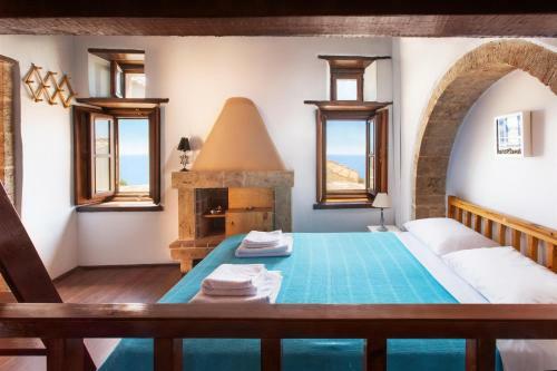 Ypatia Cozy Castle Suite Apartment With Loft