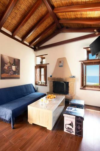 Ypatia Cozy Castle Suite Apartment With Loft