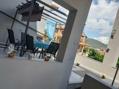 Soula's Sunshine Apartments
