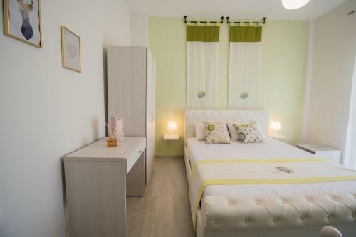 Chelona Apartments