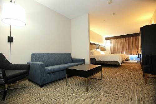 Holiday Inn Express Hotel & Suites Ashland