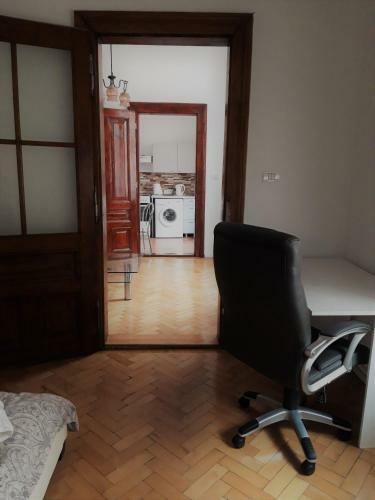 Newly Refurbished Apartment With Patio