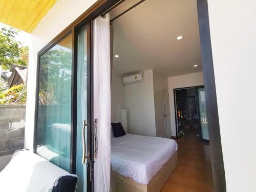 Sunrise Beach House: Private House