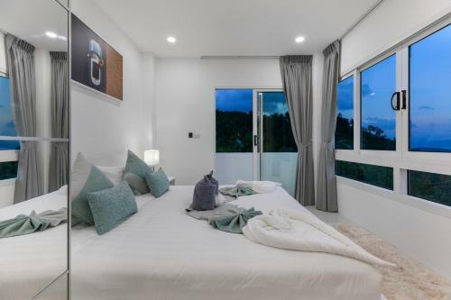 Emerald Villa 3 Br Sea Views