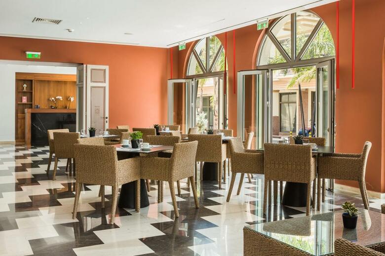 Aenos Hotel