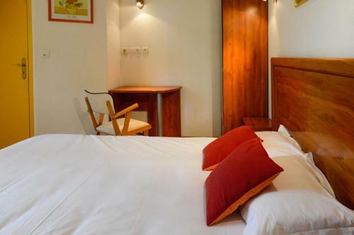 Hotel Logis La Lentillere (Restaurant C�t� Parc)