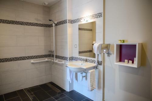 Hotel Logis La Lentillere (Restaurant C�t� Parc)