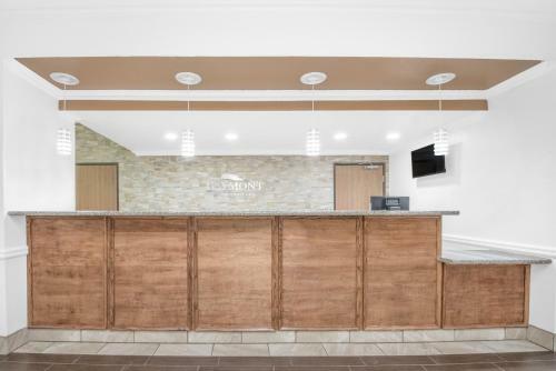Hotel Baymont Inn & Suites