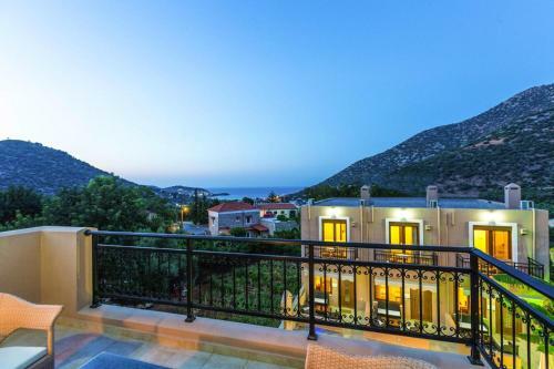 Apartment In Holiday Complex In Vlichada With Parking Space