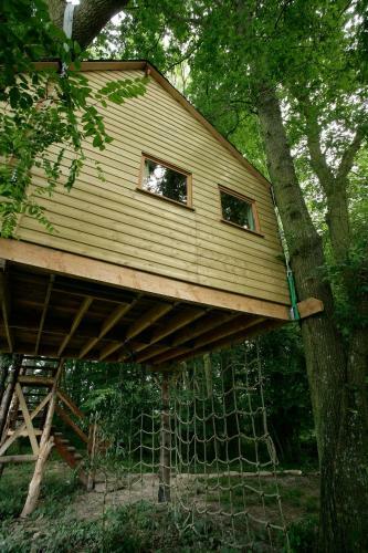 La Cabane Aux Secrets - Au Milieu de Nulle Part