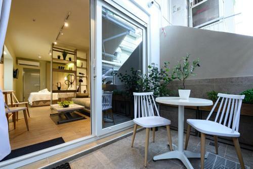Blackhaus Apartments