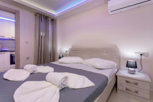 Evia's Apartment - New Apartment In Town!
