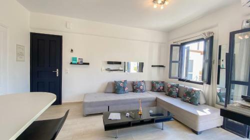 Beautiful Apartment In Platis Gialos