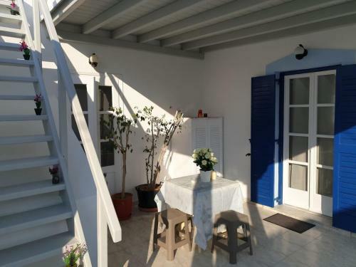 Great Sea-view 2bd Apartment @ Paros